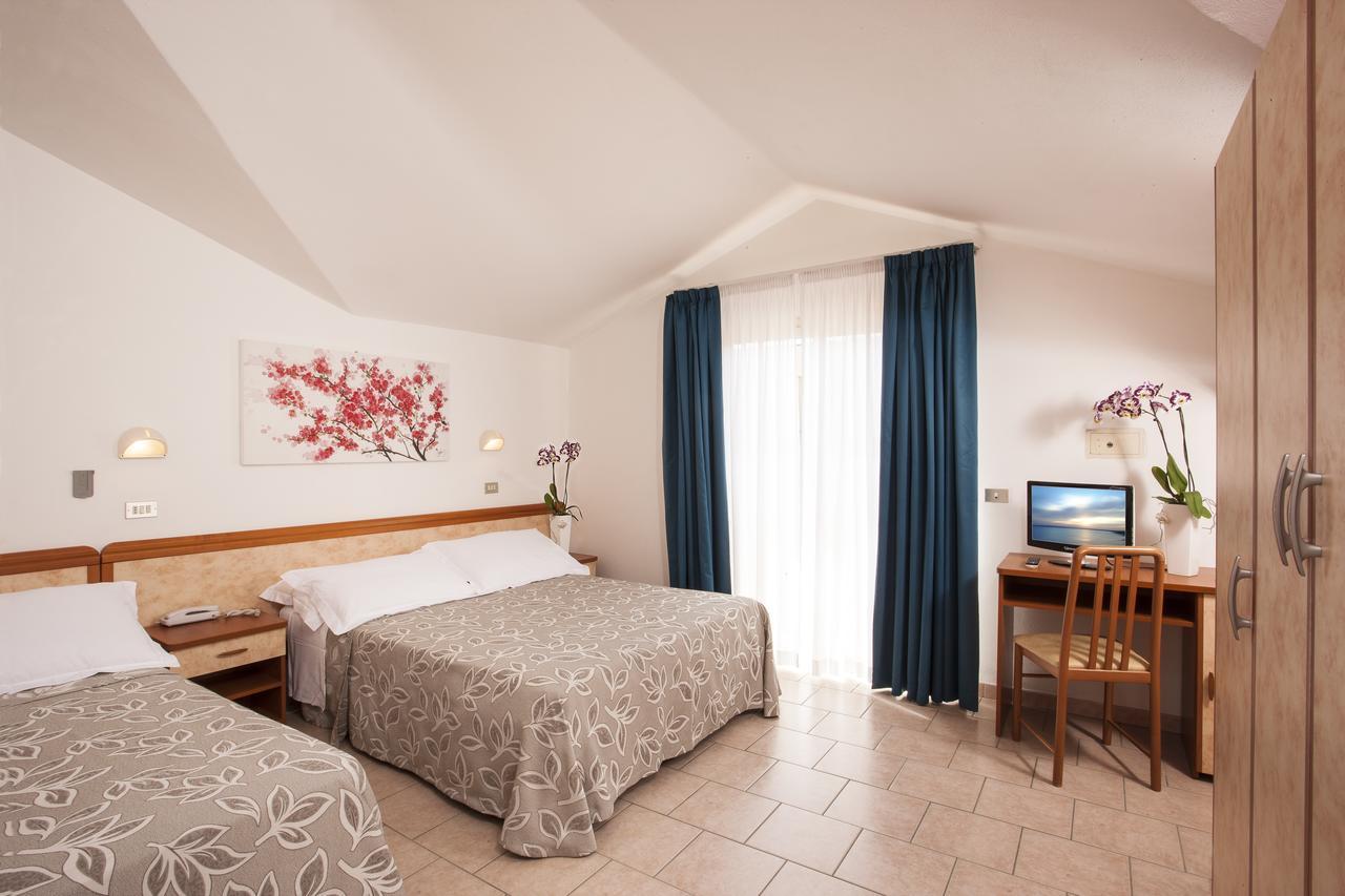 Calypso Hotel 3*